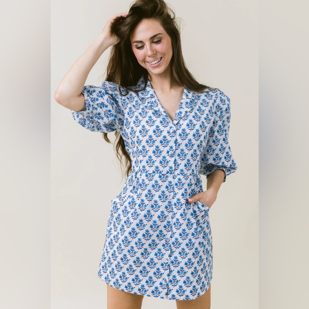 LaRoque Size M Blue Beasley Blue Bouquet Print Dress
